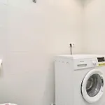 Large One Bed Apartment *